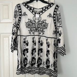 Womens size medium top. New